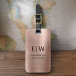 Étiquette À Bagage Monogramme Rose Or rose brossé métal élégant<br><div class="desc">Tag : Améliorez votre expérience de voyage avec cet accessoire sophistiqué. Fabriqué à partir de matériaux métalliques brossés, ce porte bagage dégage élégance et style. Le design monogramme apporte une touche personnalisée, facilitant l'identification de vos bagages tout en ajoutant une touche de sophistication à vos effets personnels. La construction robuste...</div>