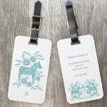 Étiquette À Bagage Monogramme suédois Dala Horse<br><div class="desc">Un Dala Horse suédois traditionnel design en vert turquoise et blanc. Modifiez les coordonnées à l'arrière et modifiez ou supprimez les initiales monographiques à l'avant.</div>