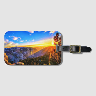 Étiquette À Bagage Montagne avec photo du soleil