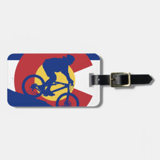 Étiquette À Bagage Montagne faisant du vélo le drapeau du Colorado