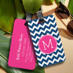 Étiquette À Bagage Motif Chevron avec Monogram - Navy Magenta<br><div class="desc">Voyagez dans le style avec un design populaire avec une zone pour ajouter vos initiales. Couleurs et motifs tendance pour votre téléphone. Si vous devez ajuster les monogrammes,  cliquez sur le bouton personnaliser et apporter des modifications.</div>