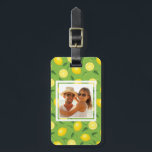Étiquette À Bagage Motif citron jaune clair | Ajouter votre photo<br><div class="desc">Vector sans soudure avec citrons jaunes et feuilles sur vert. © et ® Bigstock® - Tous droits réservés.</div>