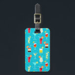Étiquette À Bagage Motif de cocktails sur Arrière - plan Turquoise<br><div class="desc">Arrière - plan motif sans couture avec cocktails d'alcool de martini margarita tequila vodka vecteur illustration © et ® Bigstock® - Tous droits réservés.</div>