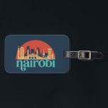 Étiquette À Bagage Nairobi Kenya City Skyline Vintage Cityscape<br><div class="desc">Design urbain vintage et rétro avec une belle skyline, attraction touristique et art urbain. gratte-ciel Cool et silhouette de construction merchandises pour touristes et voyageurs. Parfait comme souvenir à rapporter lors de votre voyage. Enregistrez la mémoire de votre voyage et de vos vacances en famille et entre amis. La couleur...</div>