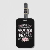 Étiquette À Bagage Ne Sous-Estimez Jamais Une Mère Alimentée Par La P (Devant Vertical)