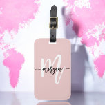 Étiquette À Bagage Nom du monogramme élégant du voyageur rose<br><div class="desc">Voyagez dans le style avec l'étiquette de bagages Monogramme Voyageur élégant Pink World. Cet accessoire chic est parfait pour ajouter une touche personnelle à vos bagages, avec un design rose moderne avec un monogramme personnalisable. Conçu à partir de matériaux durables, ce bagage est conçu pour résister aux rigueurs du voyage...</div>