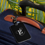 Étiquette À Bagage Nom élégant unique et typographie de monogramme No<br><div class="desc">Il s'agit de vous avec cette belle marque de bagage design qui est une élégante représentation élégante de votre nom et monogramme. Les sérifs classiques et une typographie de script plus ornée se combinent en une symétrie équilibrée. Les trois éléments se fondent dans une harmonie sophistiquée et créent votre propre...</div>