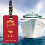 Étiquette À Bagage Nom monogramme de l'équipe de croisière en or roug<br><div class="desc">Un arrière - plan rouge. Texte en or : Croisière Squad. Personnalisez et ajoutez vos initiales monographiques et votre nom complet sur le devant. Retour : ajoutez vos coordonnées.</div>