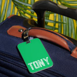Étiquette À Bagage Nom personnalisé Solide Apple Green Monogramme<br><div class="desc">- Conception solide,  audacieuse,  minimaliste avec nom personnalisable,  police,  taille de police ou couleur de police... . C'est très amusant et ludique !</div>