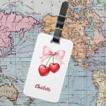 Étiquette À Bagage Nom rose arc cerise<br><div class="desc">Cerises rouges avec arc rose. Personnalisez et ajoutez votre nom. Retour : ajoutez vos coordonnées</div>