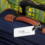 Étiquette À Bagage Nom simple élégant Moderne<br><div class="desc">Marque de bagage moderne en noir et blanc avec un design simple et minimal avec votre nom dans un script élégant et une police sans serif contemporaine. Le dos a vos coordonnées dans un agencement minimaliste.</div>