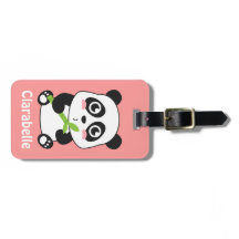 Panda mignon et câlin de bébé