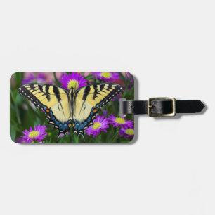 Étiquette À Bagage Papillon à queue d'hirondelle sur marguerite