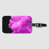 Étiquette À Bagage Pétales de fleurs roses chaudes sur noir (Devant Horizontal)
