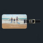 Étiquette À Bagage Photo personnalisée et bagage texte Balise votre p<br><div class="desc">Balises de bagage photo et texte personnalisées - Unique votre propre design - Famille personnalisée / Amis ou bagage personnel Balise Cadeau - Ajouter votre texte et photo - Redimensionner et déplacer ou supprimer / ajouter des éléments - image / texte avec outil de personnalisation ! Choisissez la police /...</div>