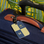 Étiquette À Bagage Pickball Guy King Monogram Nom initial<br><div class="desc">Il sera gagnant avec cette étiquette spéciale or et bleu bagage/sac — fait vraiment de lui le roi de la cour — Bleu et Or, avec une couronne bien sûr, et un Monogramme 3D à 2 tons. Ferait aussi un cadeau merveilleux pour les passionnés de pickleball. Pour toute question de...</div>