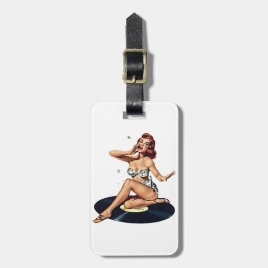 Étiquette À Bagage Pin vers le haut de la fille s'asseyant sur le (Devant Vertical)
