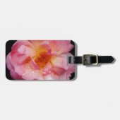 Étiquette À Bagage Pink Rose w/ Dew Drops Black Background (Devant horizontal)