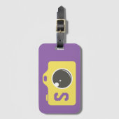 Étiquette À Bagage Pop Art Caméra Jaune violet Monogramme (Devant Vertical)