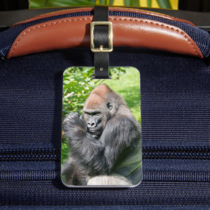 Étiquette À Bagage Puissante Gorille Silverback au milieu du feuillag