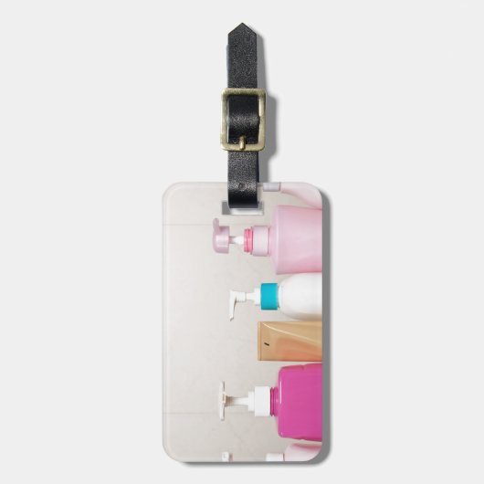 Étiquette À Bagage Rangée des bouteilles d'article de toilette (Devant Vertical)