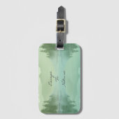 Étiquette À Bagage Réflexion du paysage Lac Arbres Motivation verte (Devant Vertical)