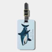Étiquette À Bagage Requin bleu | Monogramme personnalisé (Devant Vertical)