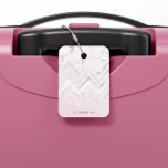 Étiquette À Bagage Rose Parties scintillant or Chevron Pink Marble Mo<br><div class="desc">Arrière - plan floue avec un élégant monogramme sur le fond un avec parties scintillant rose chevron motif en or au centre et rose marbre sur le dessus. Elément élégant et chic qui peut être customisé très facilement. Consultez notre magasin pour plus d'articles correspondants.</div>