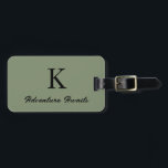 Étiquette À Bagage Sage Green Monograms Aventure Attend Don Faveur<br><div class="desc">Initiale monogrammée s avec texte personnalisé "Adventure Await" et aussi des détails personnels comme le nom,  l'adresse,  le numéro de téléphone et l'e-mail que vous pouvez modifier. Conçu avec un arrière - plan vert sauge populaire,  vous pouvez changer la couleur si vous le souhaitez.</div>