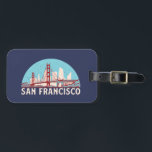 Étiquette À Bagage San Francisco Retro City Skyline Vintage Cityscape<br><div class="desc">Design urbain vintage et rétro avec une belle skyline, attraction touristique et art urbain. gratte-ciel Cool et silhouette de construction merchandises pour touristes et voyageurs. Parfait comme souvenir à rapporter lors de votre voyage. Enregistrez la mémoire de votre voyage et de vos vacances en famille et entre amis. La couleur...</div>