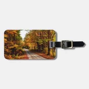 Étiquette À Bagage Sentier boisé avec feuillage d'automne
