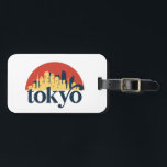 Étiquette À Bagage Tokyo City Skyline Retro Cityscape Art<br><div class="desc">Design urbain vintage et rétro avec une belle skyline, attraction touristique et art urbain. gratte-ciel Cool et silhouette de construction merchandises pour touristes et voyageurs. Parfait comme souvenir à rapporter lors de votre voyage. Enregistrez la mémoire de votre voyage et de vos vacances en famille et entre amis. La couleur...</div>