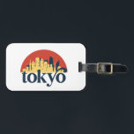 Étiquette À Bagage Tokyo City Skyline Retro Cityscape Art<br><div class="desc">Design urbain vintage et rétro avec une belle skyline, attraction touristique et art urbain. gratte-ciel Cool et silhouette de construction merchandises pour touristes et voyageurs. Parfait comme souvenir à rapporter lors de votre voyage. Enregistrez la mémoire de votre voyage et de vos vacances en famille et entre amis. La couleur...</div>