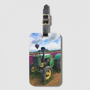 Étiquette À Bagage Tracteur vert dans un champ de tulipes, Oregon