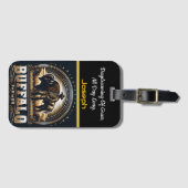 Étiquette À Bagage Un éleveur de bisons se tient fièrement dans les c (Devant Horizontal)