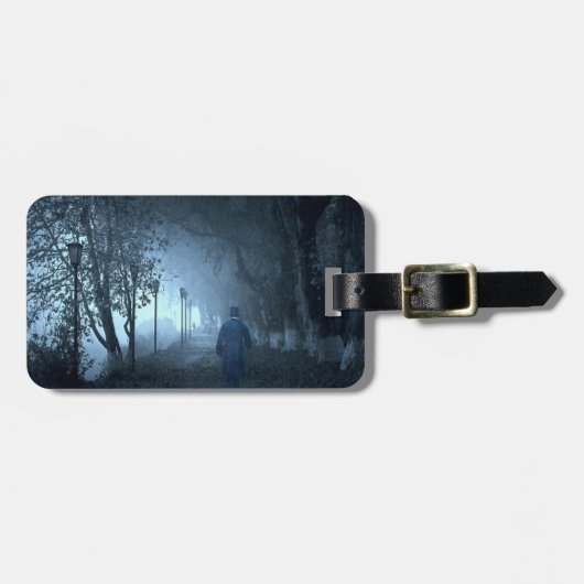 Étiquette À Bagage Un étranger dans le parc dans le brouillard noctur (Devant horizontal)