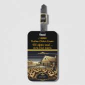 Étiquette À Bagage Un fermier s'occupe des poulets de Brahma à l'aube (Devant Vertical)