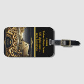 Étiquette À Bagage Un fermier s'occupe des poulets de Brahma à l'aube (Devant Horizontal)