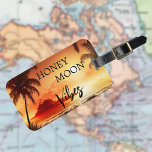 Étiquette À Bagage Vibes de lune de miel tropical coucher de soleil<br><div class="desc">Pour votre lune de miel. coucher du soleil,  pleine lune,  plage tropicale avec palmiers. Texte : Vibes lune de miel.</div>