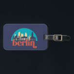 Étiquette À Bagage Ville de Berlin Allemagne Skyline Vintage Cityscap<br><div class="desc">Design urbain vintage et rétro avec une belle skyline, attraction touristique et art urbain. gratte-ciel Cool et silhouette de construction merchandises pour touristes et voyageurs. Parfait comme souvenir à rapporter lors de votre voyage. Enregistrez la mémoire de votre voyage et de vos vacances en famille et entre amis. La couleur...</div>