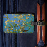 Étiquette À Bagage Vincent van Gogh - Arbre aux amandes en fleurs<br><div class="desc">Floraison d'amandiers (1890) par Van Gogh est un post impressionnisme vintage d'art floral encore vie peinture. Branche d'un amandier en fleurs dans un jardin de printemps avec le ciel bleu en arrière - plan. Belles fleurs blanches fleuries. À propos de l'artiste : Vincent Willem van Gogh (1853-1890) était un peintre...</div>