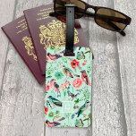 Étiquette À Bagage Vintage Green Floral Birds Motif botanique<br><div class="desc">Vintage Floral Birds Motif botanique Monogram coque iphone. Ce design tendance rétro présente des fleurs botaniques et des oiseaux élégants. Personnalisez ce design personnalisé avec votre propre monogramme initial. OEuvre originale de Caroline Bonne Müller</div>