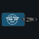 Étiquette À Bagage White River Oregon Kayak<br><div class="desc">Originaire des pentes orientales du mont Hood de l’Oregon, sur le glacier de la rivière White, la rivière Pittoresque et la rivière White s’écoulent à environ 70 kilomètres à travers deux zones sauvages avant de converger avec la rivière Deschutes Wild et la rivière Pittoresque, à cinq milles au nord de...</div>