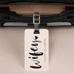 Étiquette À Bagage Wifey Love | Élégant pinceau noir Script & bandes<br><div class="desc">Nos étiquettes de bagages Mr & Mrs sont l'accessoire parfait pour commencer une lune de miel. Achetez cette étiquette de bagage femme comme un régal pour vous-même ou cela fait un excellent cadeau pour la mariée que vous adorez. Le design comporte un style stylisé de typographie noire "wifey" en noir...</div>