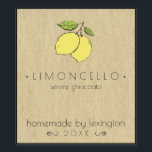 Étiquette À Bouteille Limoncello Avec Dessin De Ci<br><div class="desc">Offrez le cadeau de Limoncello fait maison. Un citron dessiné sur un papier parchemin a l'air arrière - plan. Personnalisé avec votre nom et "servire ghiacciato" (italien pour servir réfrigéré). Customisez la police et le texte modernes. Utilisez le étiquette étanche et résistant aux rayures pour mini-bouteilles. Un look chic et...</div>