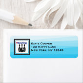 Étiquette Addict de Bowling - Pins noirs et balle de Bowling (En situation)