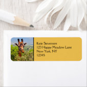 Étiquette Adorable Girafe Posant La Tête Au-Dessus Des Arbre (En situation)