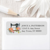 Étiquette Adresse de retour de la machine à coudre florale (En situation)