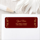 Étiquette Adresse de retour de mariage géométrique doré roug (En situation)