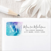 Étiquette Adresse de retour du monogramme d'aquarelle violet (En situation)